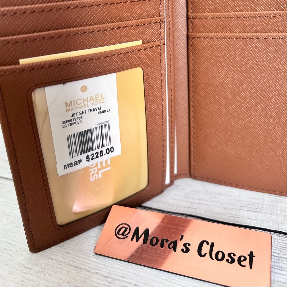 🦋Michael Kors Trifold Wallet - Picture 7 of 7